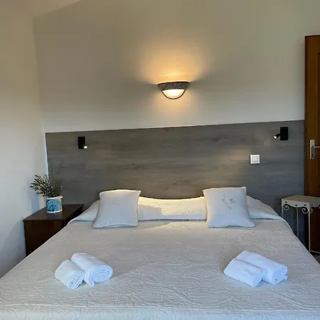 Casa Favalella Apartment